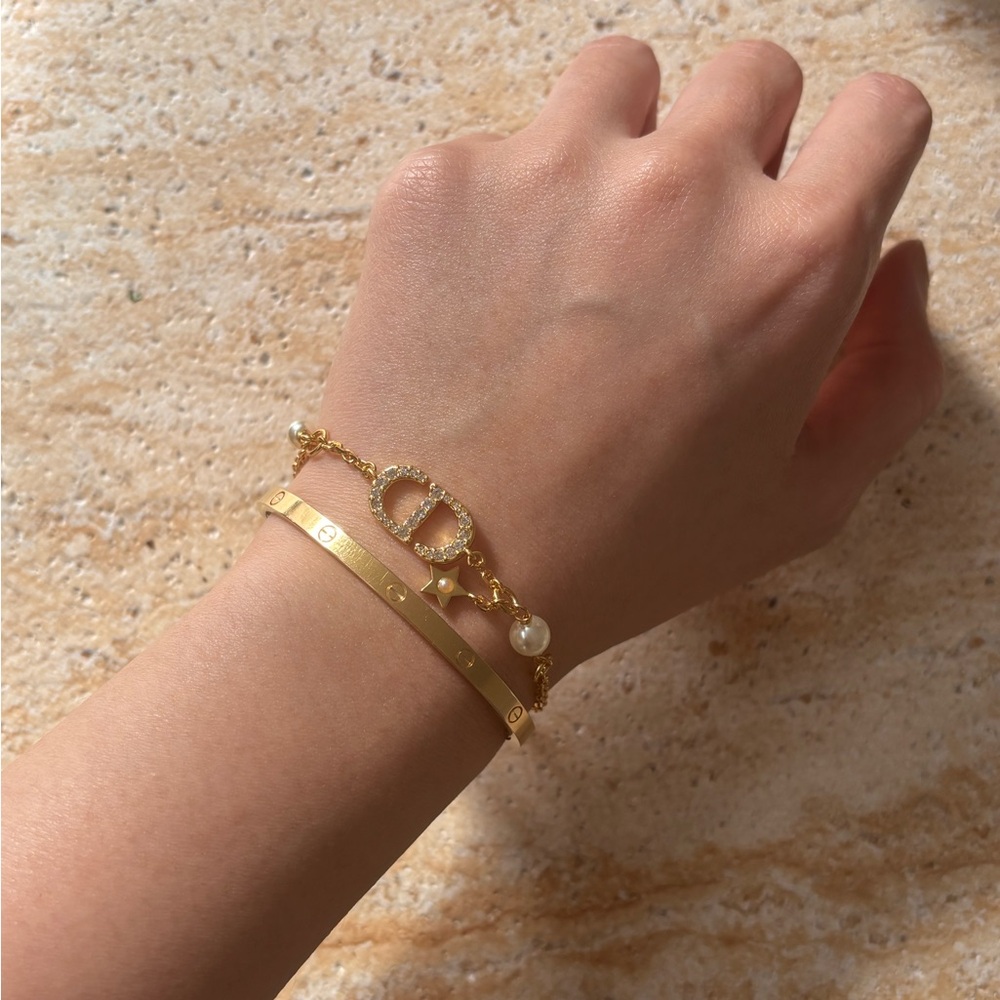Christian Dior Crystal & Resin Pearl Petit CD Charm Gold Bracelet - Picture 5 of 5